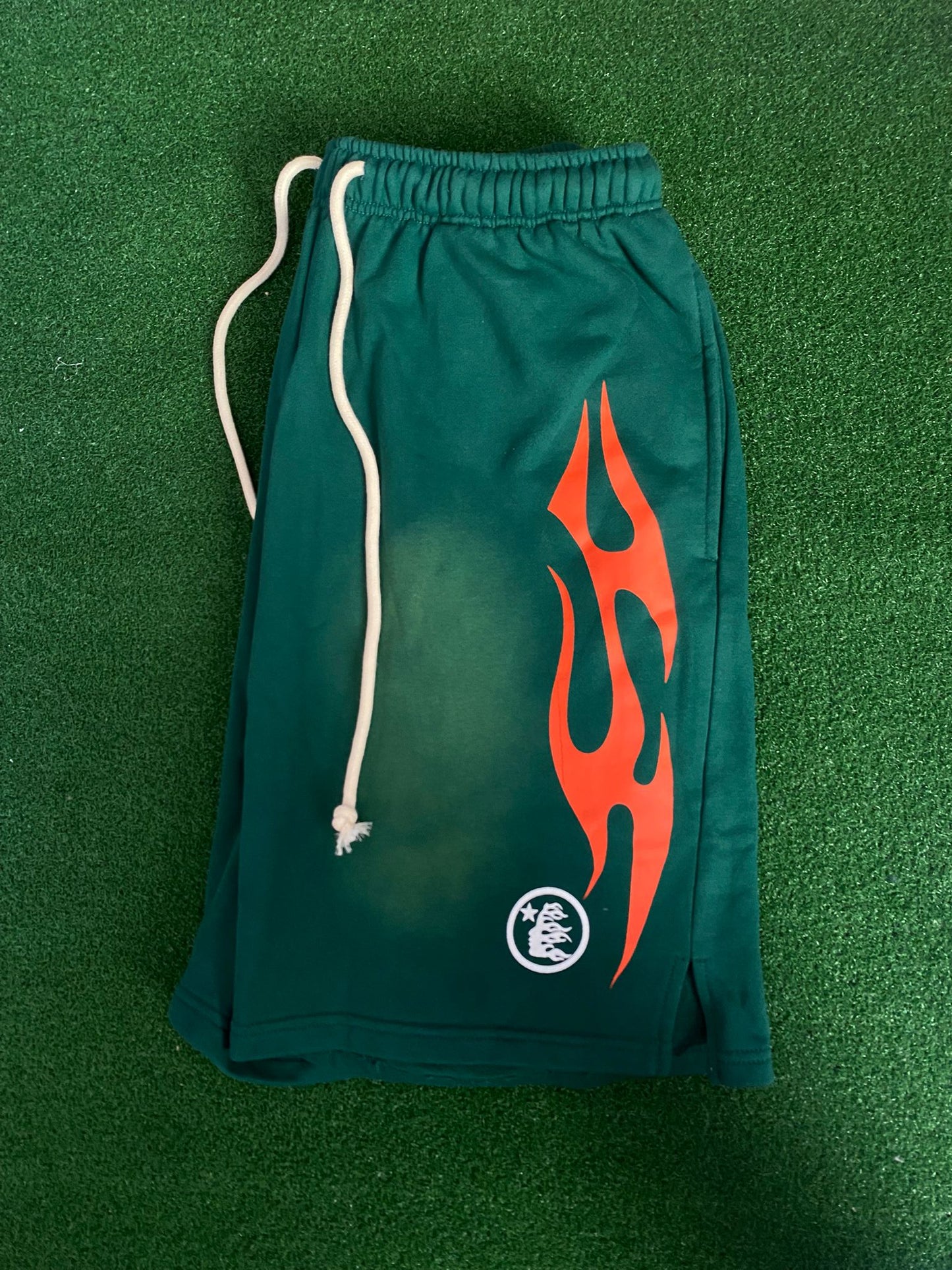 Pantalon corto Hellstar verde