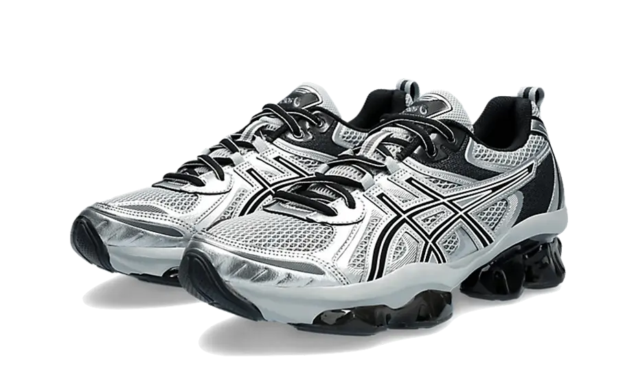 zapatillas ASICS Gel-Quantum Kinetic en color gris medio y plata pura.
