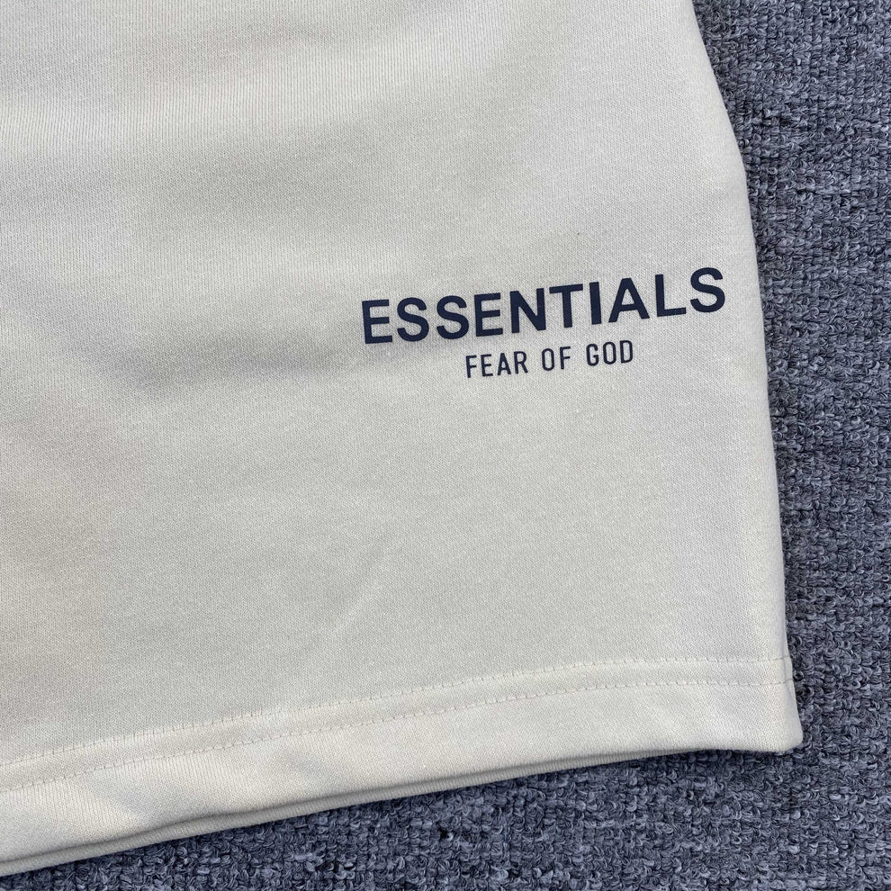 Short essentials Fear Of God blanco con logo
