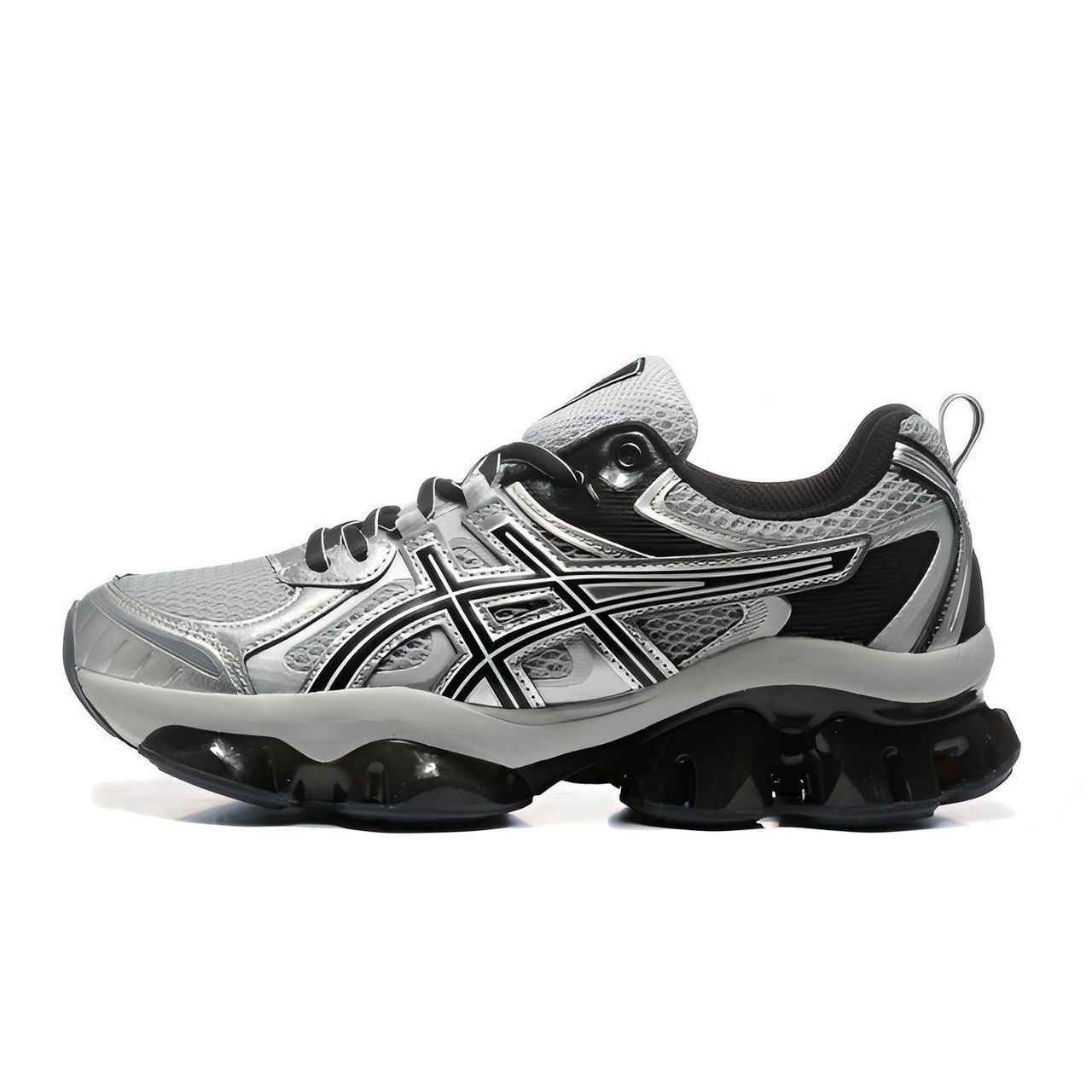 zapatillas ASICS Gel-Quantum Kinetic en color gris medio y plata pura.