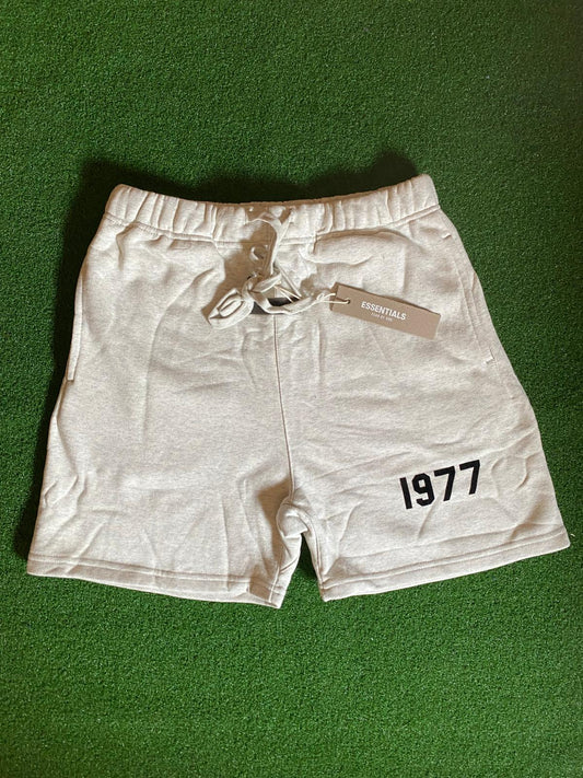 Short Essentials Fear Of God 1977 gris