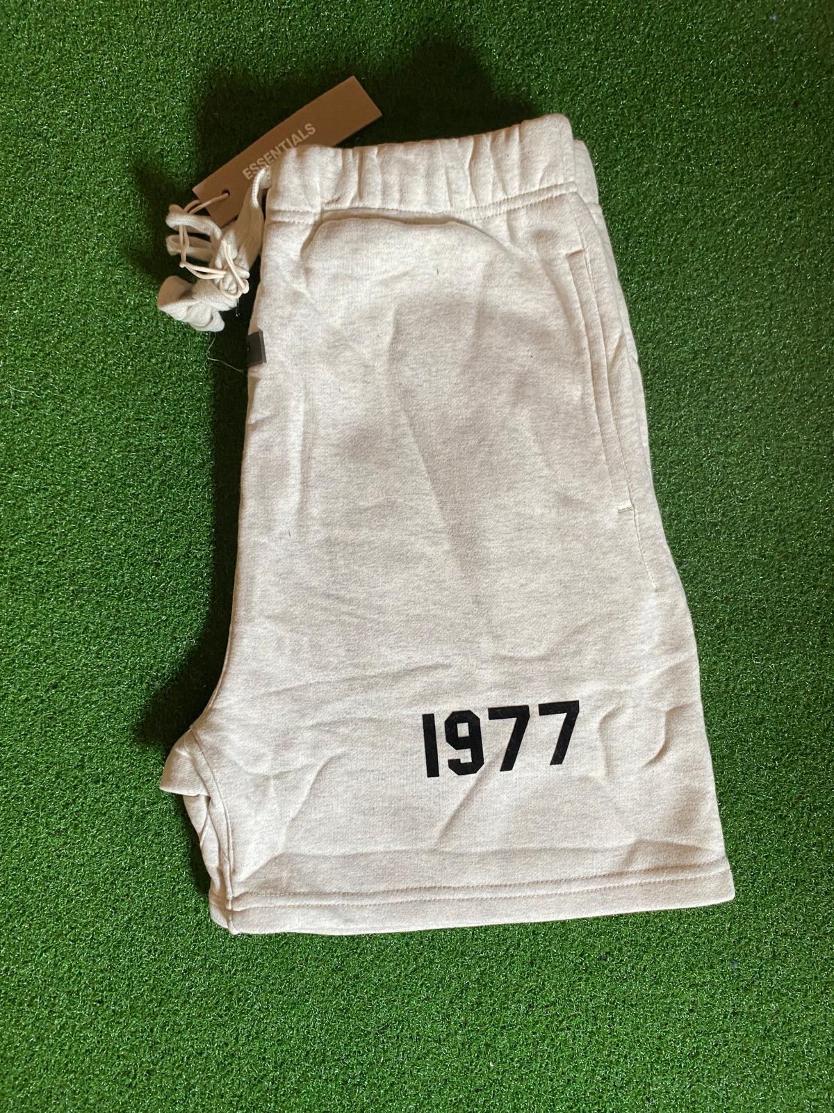 Short Essentials Fear Of God 1977 gris