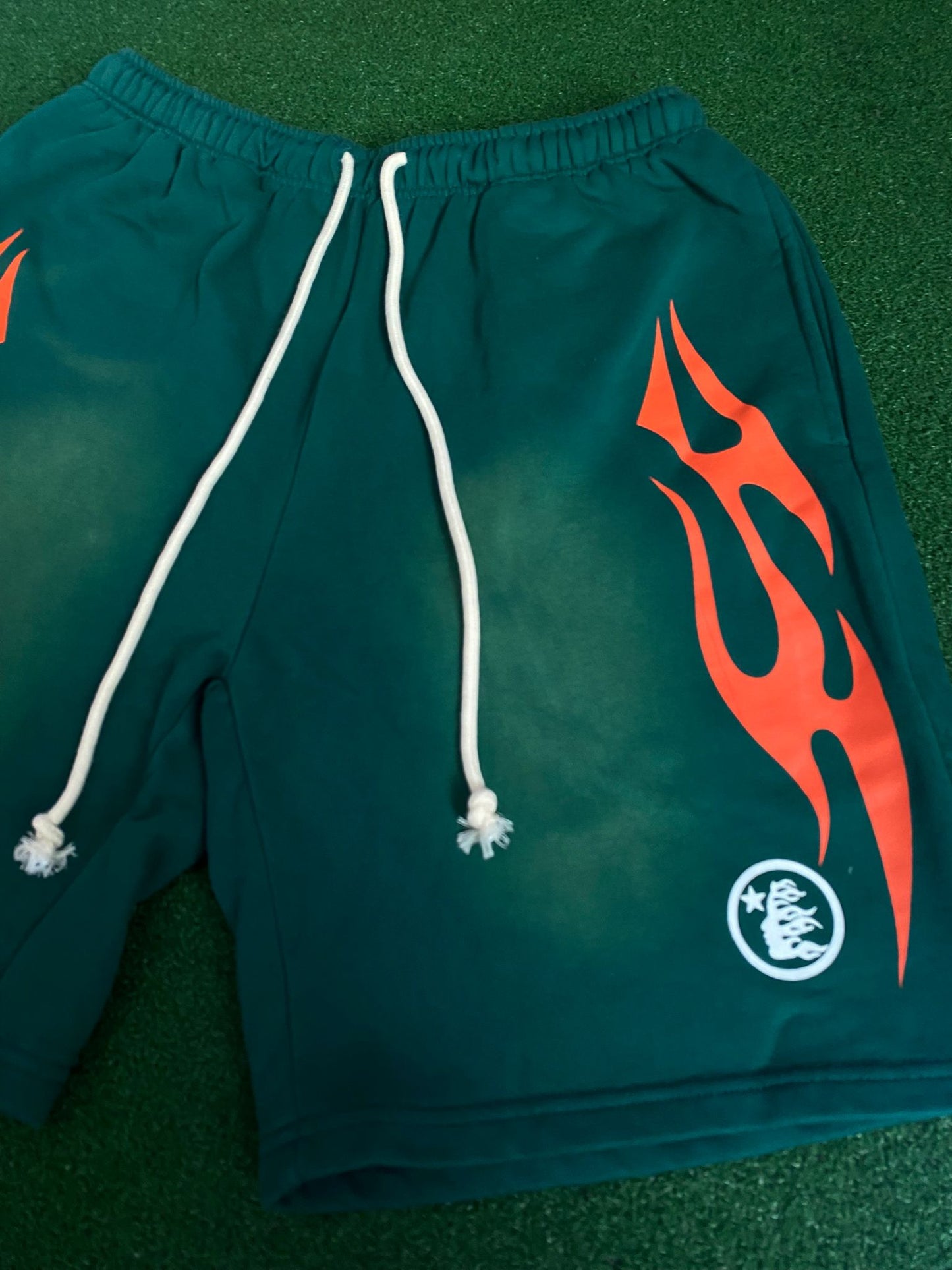 Pantalon corto Hellstar verde