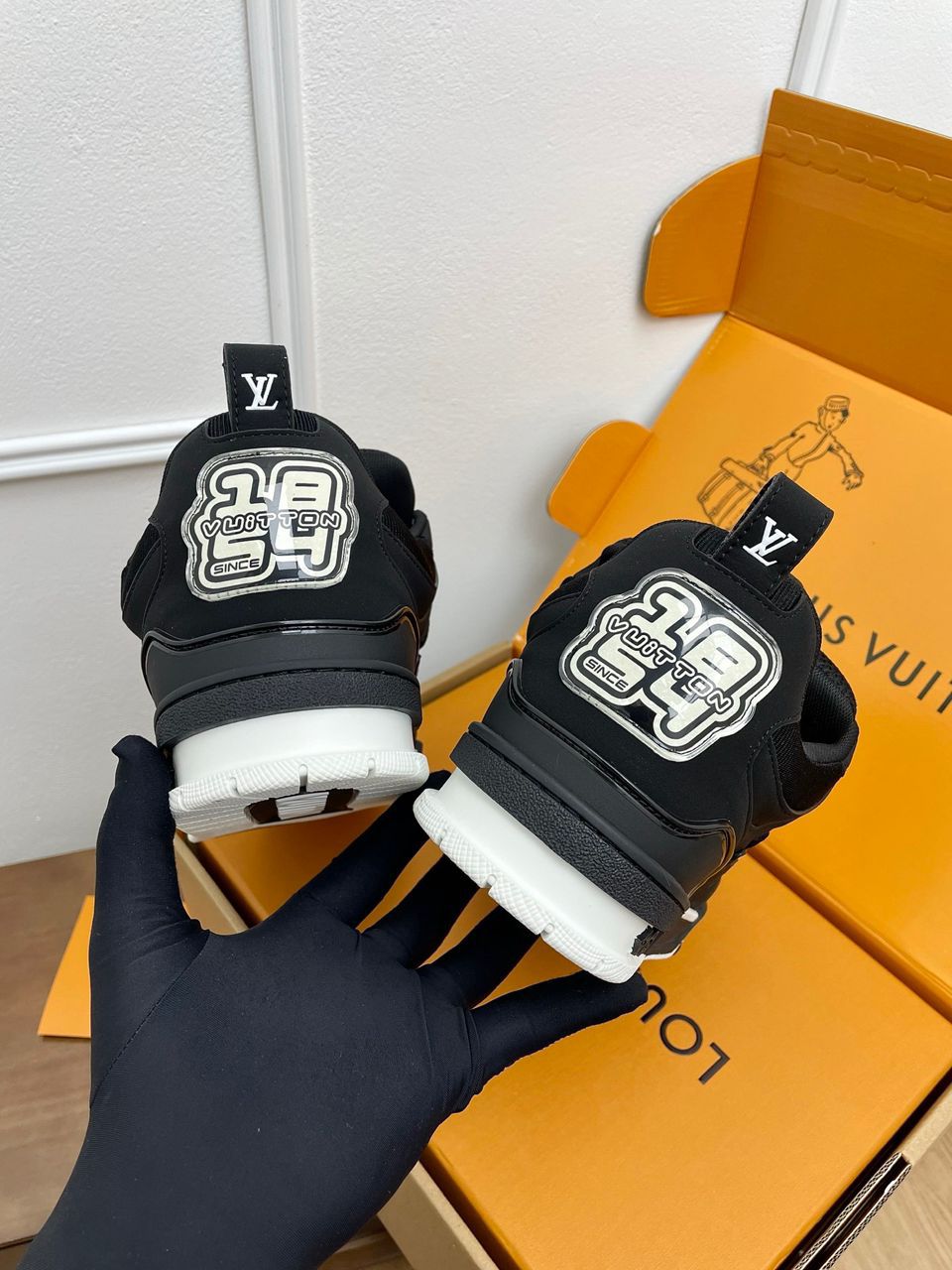 LV Trainer Black/White