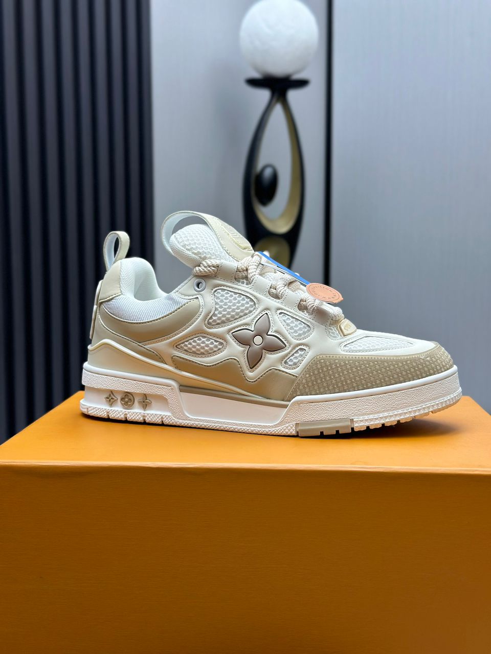 LV skate beige/blanco