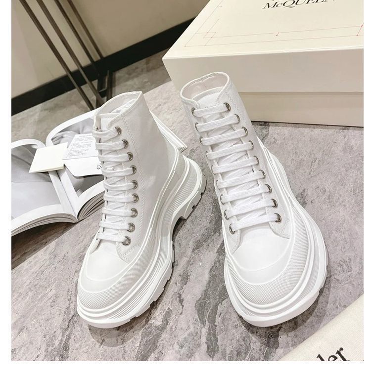 Alexander McQueen – Sneakers High Top Plataforma Blancas (Estilo Oversized)