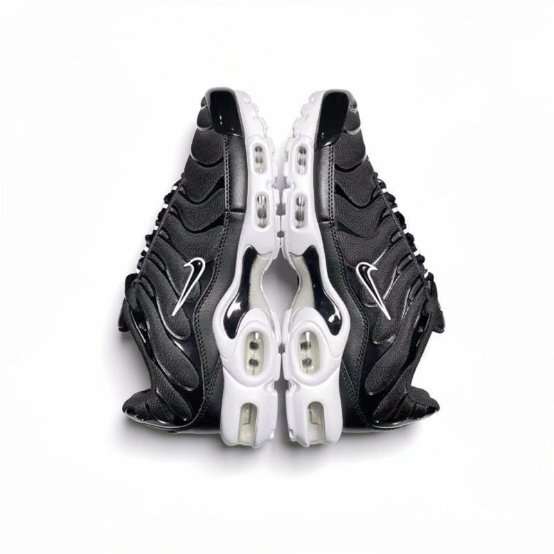Nike Air Max Plus TN Negro y Blanco – Máximo Estilo Urbano y Comodidad Premium